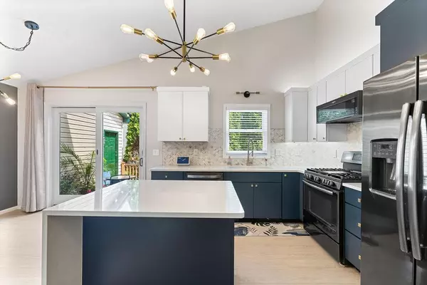 Oshkosh, WI 54901,1005 FREEDOM AVENUE