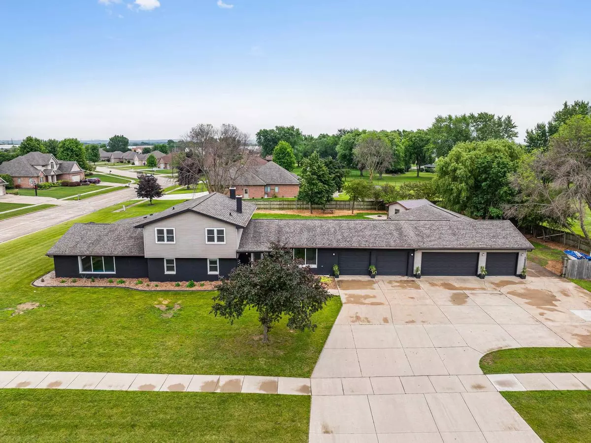 De Pere, WI 54115,2101 LAWRENCE DRIVE