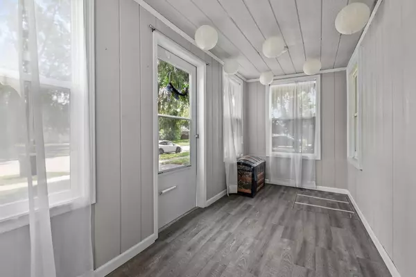 Oshkosh, WI 54902,445 DOVE STREET