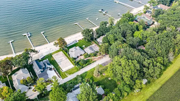 New Franken, WI 54229,5901 SHORE ACRES ROAD