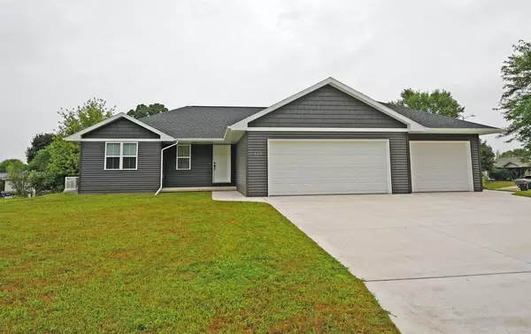 453 MCDOUGAL CIRCLE, Oconto Falls, WI 54154