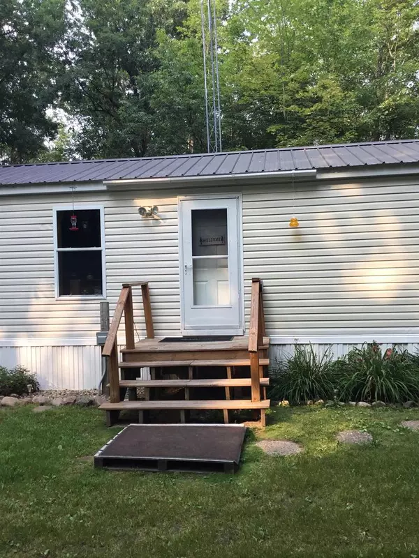 Crivitz, WI 54114,N8137 KITTY DELL LANE