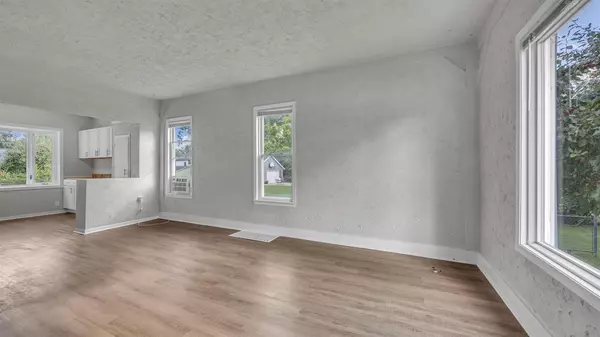 North Fond Du Lac, WI 54937,842 MICHIGAN AVENUE