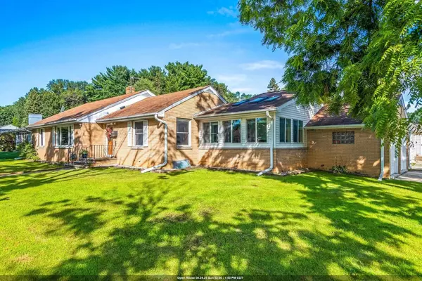 1205 LOCH DRIVE, Green Bay, WI 54304