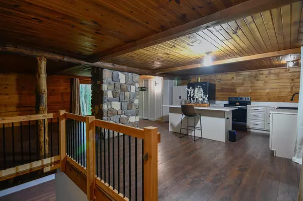 Abrams, WI 54101,3855 NORWAY WOODS LANE