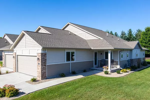 Two Rivers, WI 54241,2723 RIVER LANE