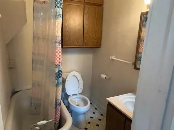 Clintonville, WI 54929,24 E 3RD STREET