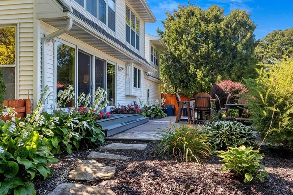 Menasha, WI 54952,552 RIVERWAY