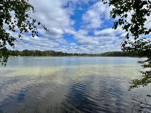 Crivitz, WI 54114,W12654 EAGLE LAKE LANE