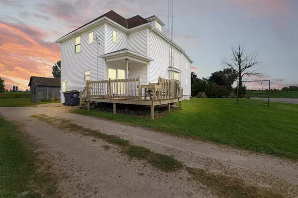 N6111 HILLCREST ROAD, Fond Du Lac, WI 54937