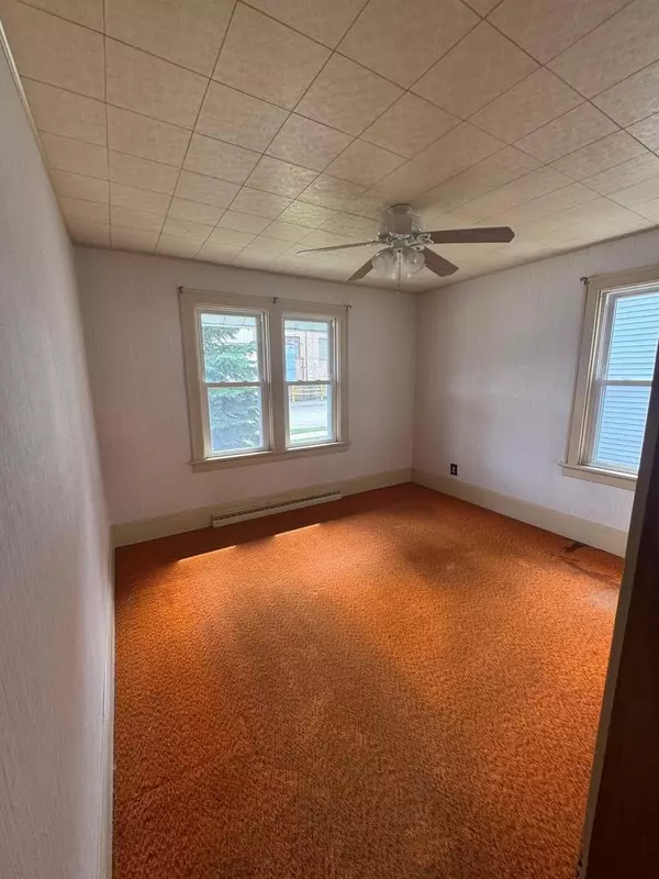 Menasha, WI 54952,736 4TH STREET