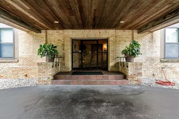 Oshkosh, WI 54901,1545 ARBORETUM DRIVE #232