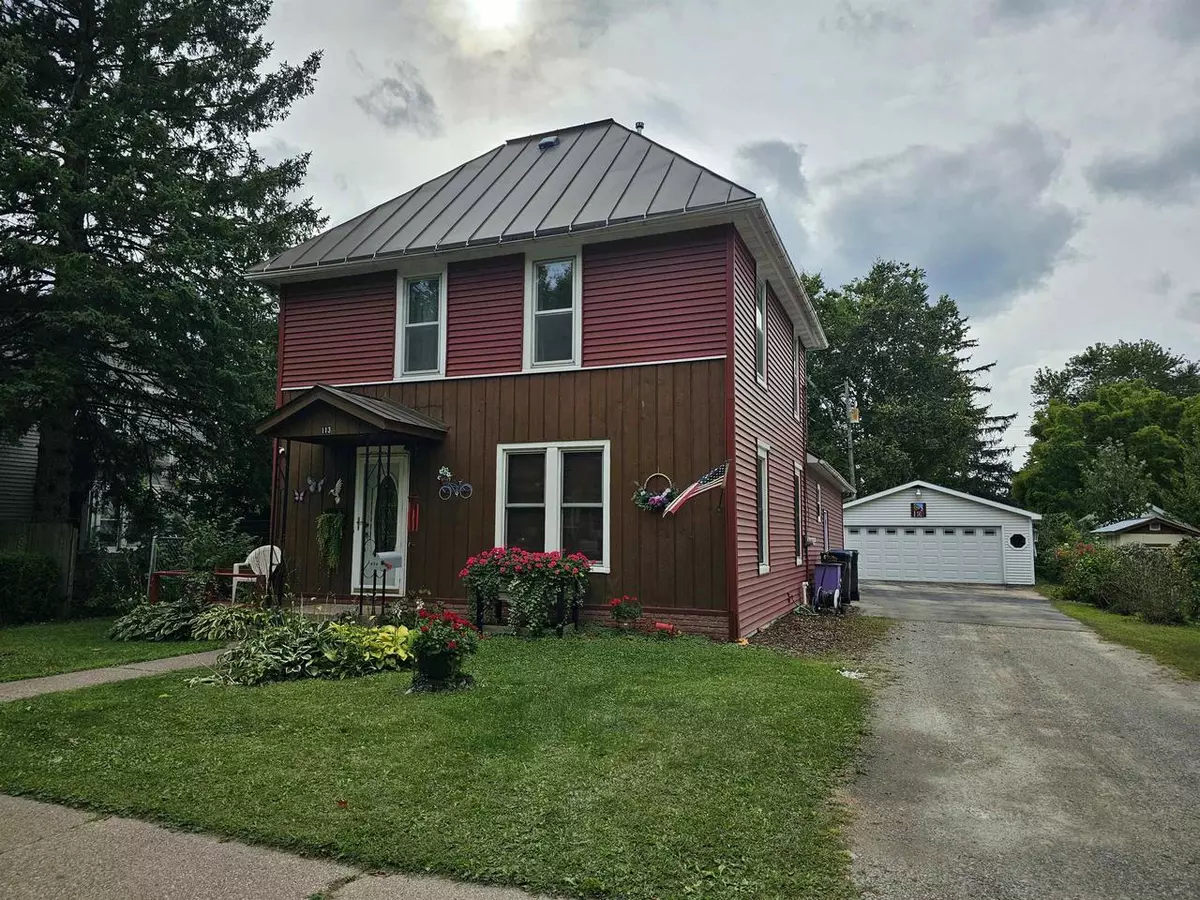 Waupaca, WI 54981,113 N STATE STREET