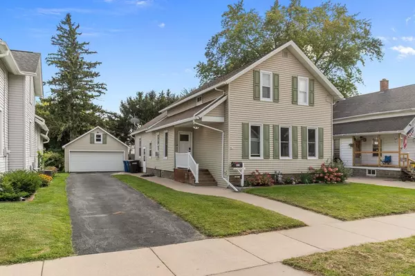 413 W 12TH AVENUE, Oshkosh, WI 54902