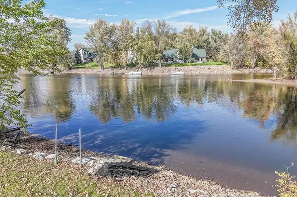 New London, WI 54961,211 E WOLF RIVER AVENUE