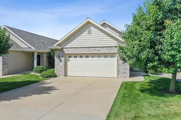 921 TRAILSIDE COURT, De Pere, WI 54115