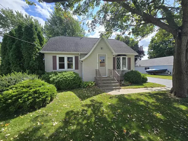 Two Rivers, WI 54241,2413 45TH STREET