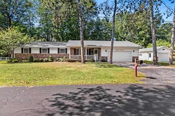 2529 WOODVIEW LANE, Marinette, WI 54143