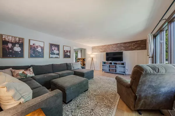 Menasha, WI 54952,1025 WOODLAND DRIVE