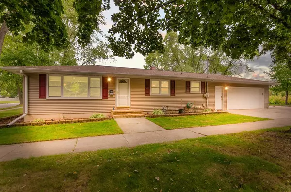 Green Bay, WI 54303,328 OAK STREET