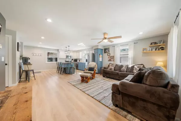 Appleton, WI 54915,2512 S ERIC DRIVE