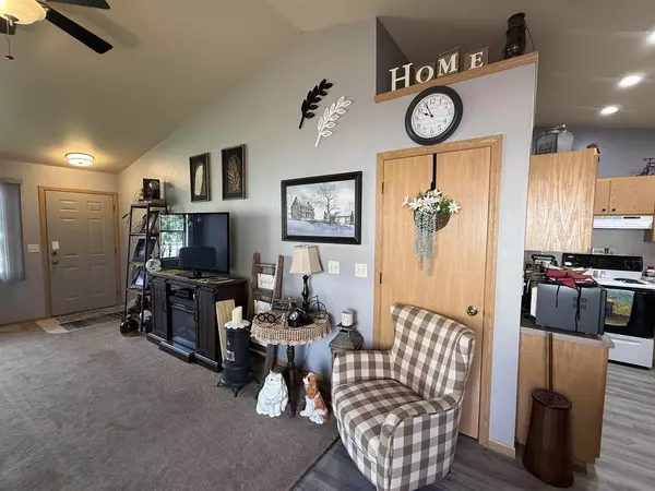 Fond Du Lac, WI 54935,1042 PRIMROSE LANE