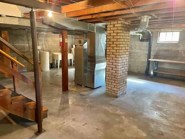 Sturgeon Bay, WI 54235,209 S 10TH AVENUE