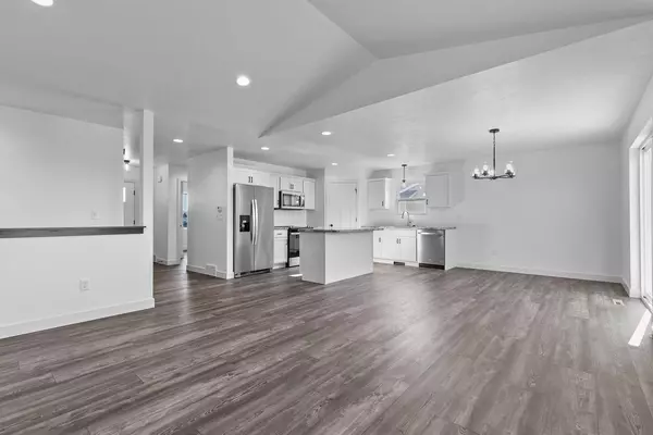 Kaukauna, WI 54130,2010 WHITE DOVE LANE