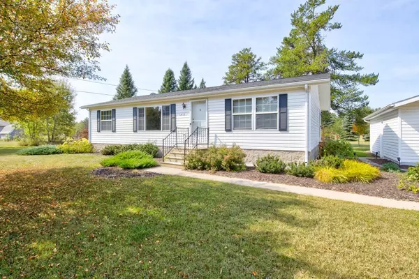 1413 FJ STREET, Crivitz, WI 54114