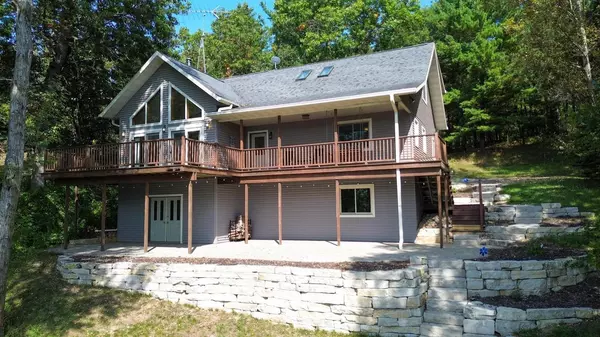 Waupaca, WI 54981,W4825 N SHORE DRIVE