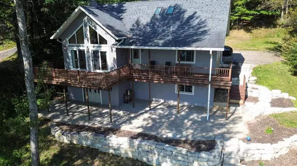 Waupaca, WI 54981,W4825 N SHORE DRIVE