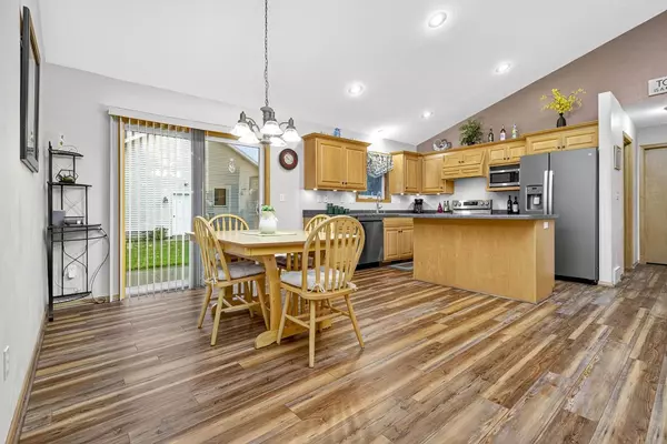 Combined Locks, WI 54113,102 HIDDEN RIDGES WAY