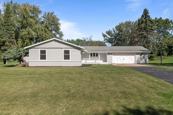 2942 RIDGEWAY DRIVE, Neenah, WI 54956