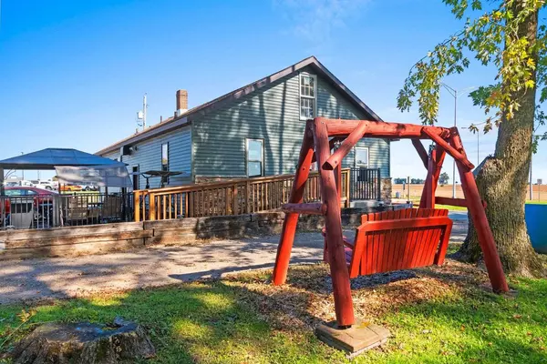 Clintonville, WI 54929,702 S MAIN STREET