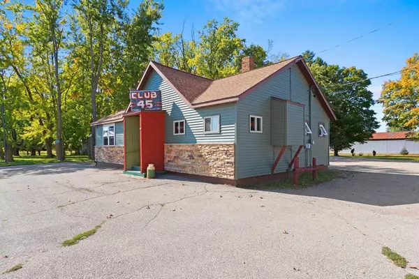 Clintonville, WI 54929,702 S MAIN STREET