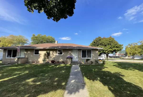 1060 APRIL LANE, Green Bay, WI 54304