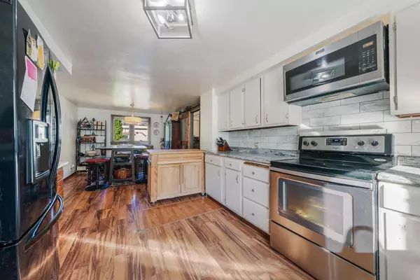 Kaukauna, WI 54130,417 W 11TH STREET