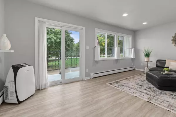 Appleton, WI 54911,10 GREEN BAY COURT #105