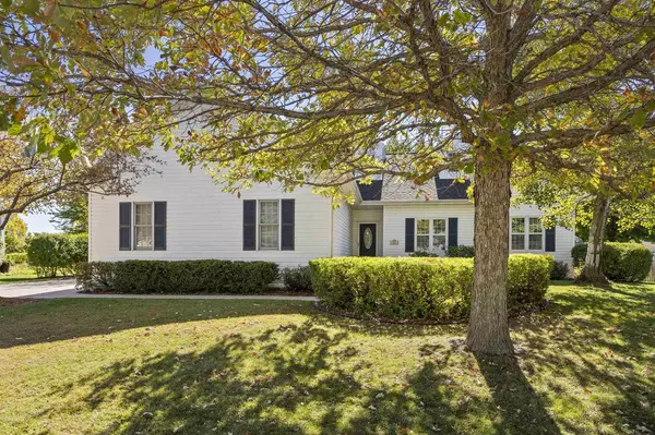 223 BOSWORTH LANE, Neenah, WI 54956