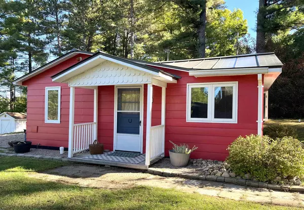 Iola, WI 54945,E2932 MOON LAKE COURT