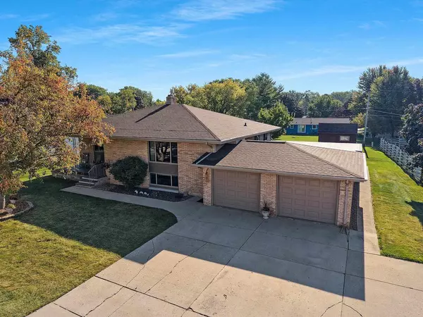 2203 GILSON COURT, Green Bay, WI 54304