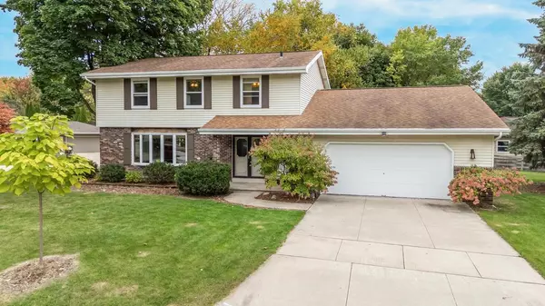 2819 E CRESTVIEW DRIVE, Appleton, WI 54915