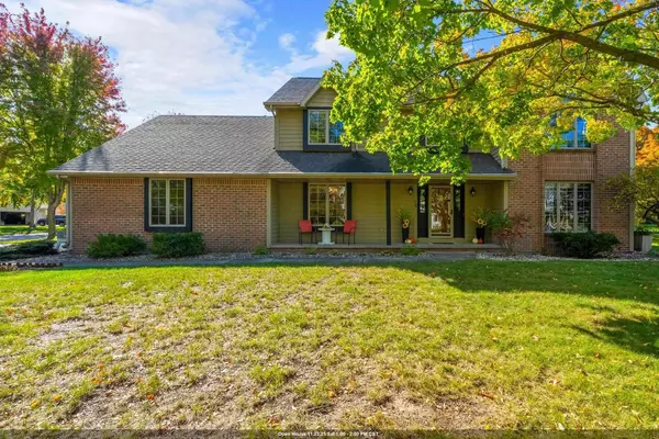 13 OLDE PALTZER LANE, Appleton, WI 54913