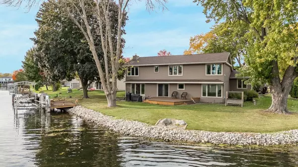 937 LEEWARD COURT, Oshkosh, WI 54901