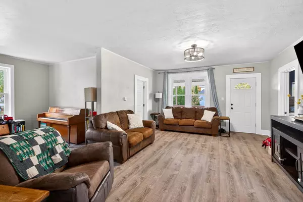 Menasha, WI 54952,654 DEPERE STREET