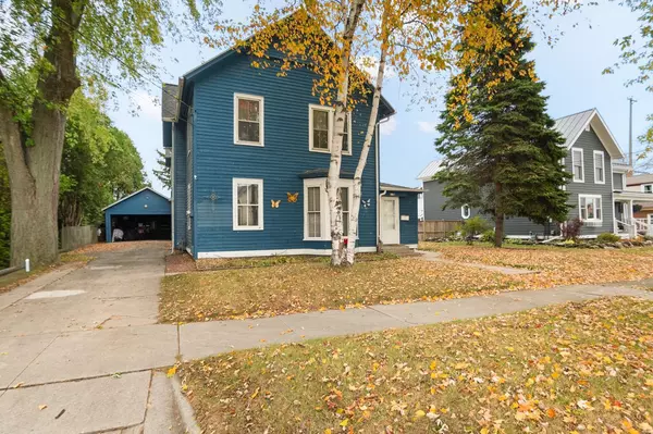 412 PARK STREET, Manitowoc, WI 54220