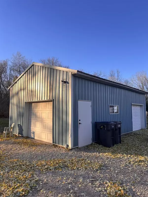 Waupaca, WI 54981,623 OAK STREET