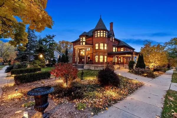 Green Bay, WI 54301,902 S MADISON STREET