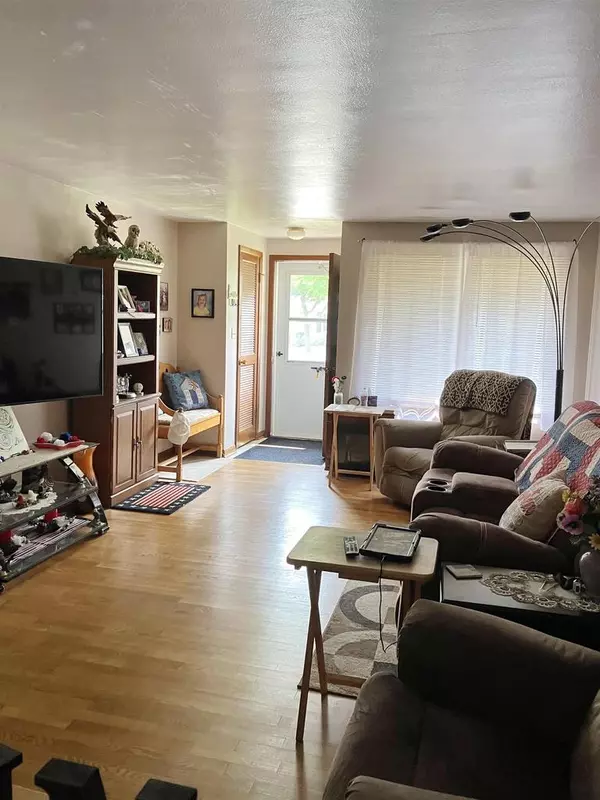 De Pere, WI 54115,817 VOELKER STREET