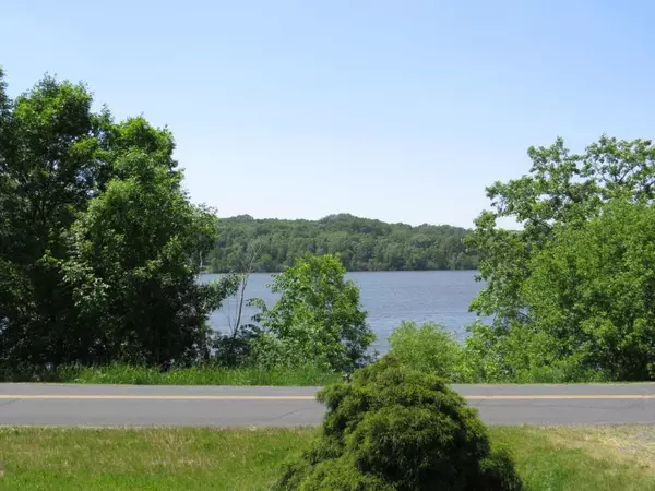 Dresser, WI 54009,806 Horse Lake Ln